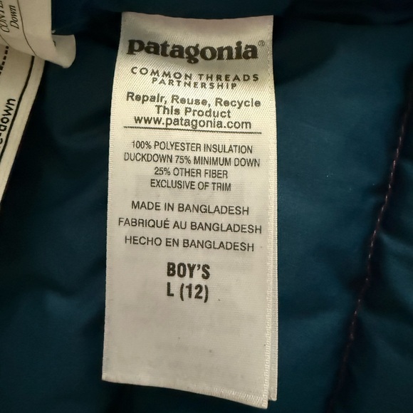 Patagonia Red Puffer Jacket with Quilted Design - Picture 8 of 8